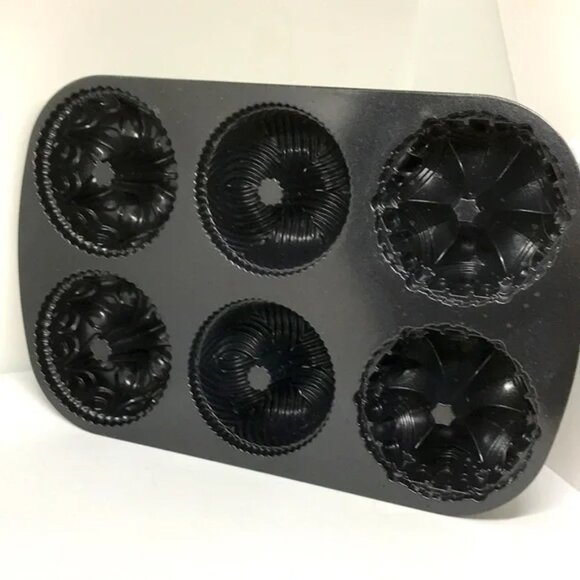 Nordic Ware mini bundt 6-cake pan 3 patterns - Picture 1 of 3